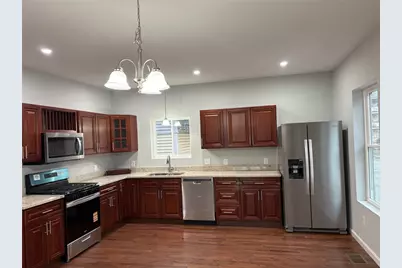 184 Avenue C #E1, Woonsocket, RI 02895 - Photo 2