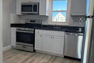 14 Saratoga Ave, Pawtucket, RI 02861 - Photo 6