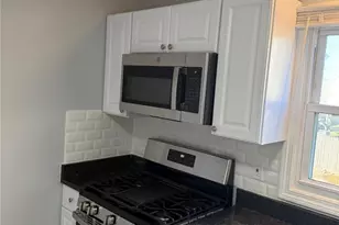 14 Saratoga Ave, Pawtucket, RI 02861 - Photo 8