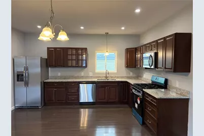 184 Avenue C #M2, Woonsocket, RI 02895 - Photo 2