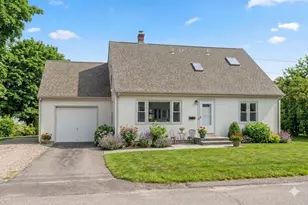 11 O Donnell Rd, Middletown, RI 02842 - Photo 4