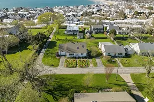 11 O Donnell Rd, Middletown, RI 02842 - Photo 1