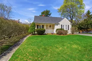 23 Richmond Ave, Barrington, RI 02806 - Photo 2