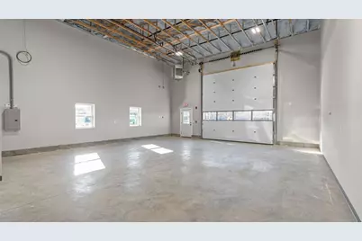 300 Coddington Highway #207, Middletown, RI 02842 - Photo 6