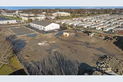 300 Coddington Highway #209, Middletown, RI 02842 - Photo 14