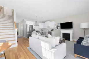 25 Franklin Rd, East Greenwich, RI 02818 - Photo 12