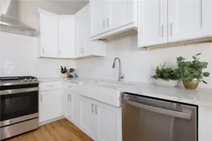 25 Franklin Rd, East Greenwich, RI 02818 - Photo 6