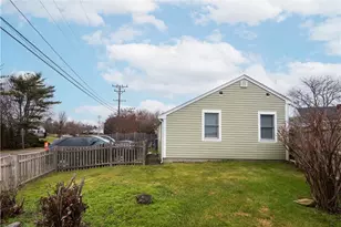 391 Aquidneck Ave, Middletown, RI 02842 - Photo 14