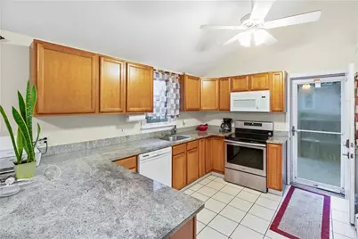 393 Aquidneck Avenue, Middletown, RI 02842 - Photo 1