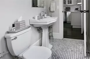 16 Carroll Ave, Newport, RI 02840 - Photo 12