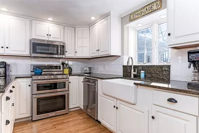 170 Medford Street, Warwick, RI 02889 - Photo 6