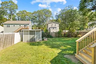 94 Holmes Rd, Warwick, RI 02886 - Photo 8