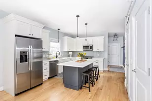 142 Ferreira Ave, Portsmouth, RI 02871 - Photo 8