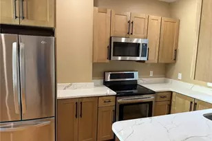 33 Ann St, Newport, RI 02840 - Photo 1