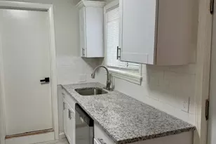 139 Bradford St, Bristol, RI 02809 - Photo 4