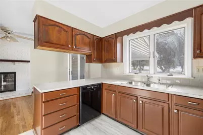 18 Coggeshall Way, Middletown, RI 02842 - Photo 16