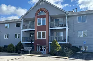 728 Beverage Hill Ave, Pawtucket, RI 02861 - Photo 1