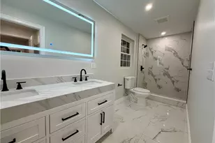 33 Hemlock Ave, Cranston, RI 02910 - Photo 2