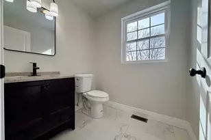 33 Hemlock Ave, Cranston, RI 02910 - Photo 12