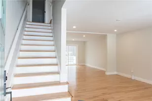 33 Hemlock Ave, Cranston, RI 02910 - Photo 12