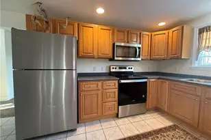 669 Metacom Ave, Bristol, RI 02809 - Photo 2