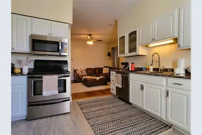 102 Broadway #2B, Newport, RI 02840 - Photo 4