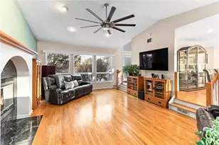 9 Eagle Nest Dr, Lincoln, RI 02865 - Photo 4