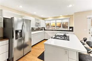 9 Eagle Nest Dr, Lincoln, RI 02865 - Photo 8