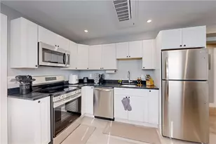 44 Hall St, Providence, RI 02904 - Photo 14