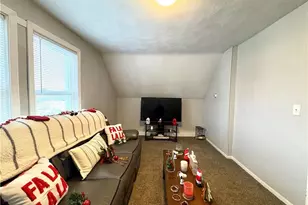 10 Hampshire St, North Providence, RI 02904 - Photo 12