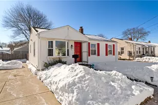 33 Dover St, Pawtucket, RI 02860 - Photo 2