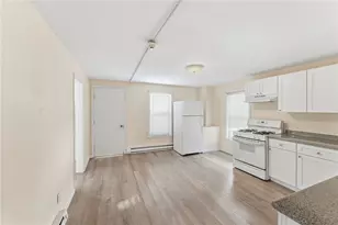 271 Elm St, Woonsocket, RI 02895 - Photo 4