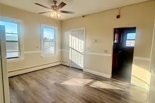 212 East St, Pawtucket, RI 02860 - Photo 4