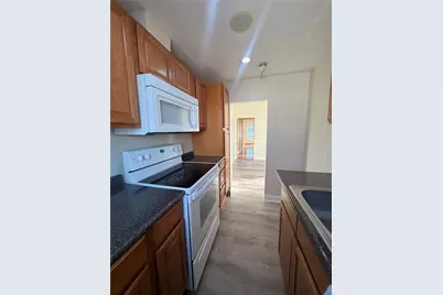 212 East Street, Pawtucket, RI 02860 - Photo 2