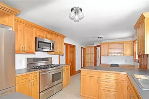 29 Forest Rd, Bristol, RI 02809 - Photo 2