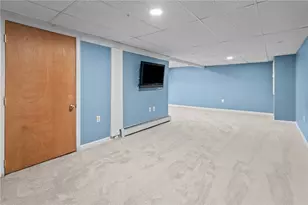 202 Phillips St, Woonsocket, RI 02895 - Photo 20