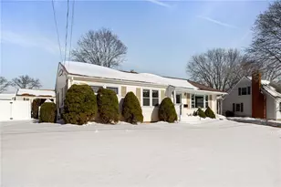 106 Wannamoisett Rd, East Providence, RI 02914 - Photo 2