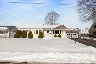 106 Wannamoisett Rd, East Providence, RI 02914 - Photo 1