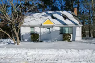 20 MacArthur Dr, Smithfield, RI 02917 - Photo 2