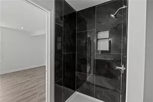 29 Stansbury St, Providence, RI 02908 - Photo 20