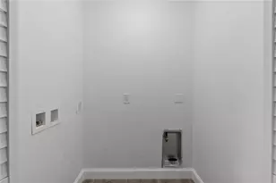 29 Stansbury St, Providence, RI 02908 - Photo 18