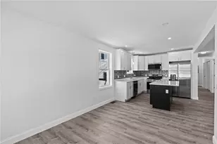 29 Stansbury St, Providence, RI 02908 - Photo 10