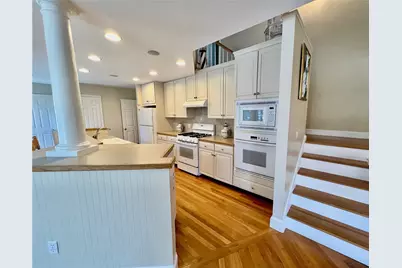 611 Wolcott Avenue, Middletown, RI 02842 - Photo 6