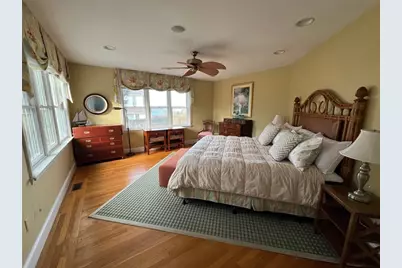 611 Wolcott Avenue, Middletown, RI 02842 - Photo 12