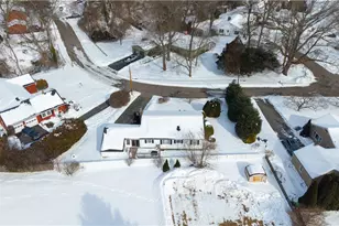 80 Twin Oak Dr, Warwick, RI 02889 - Photo 4