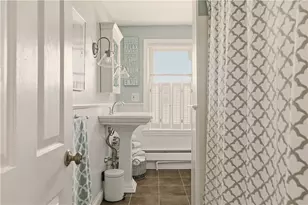 181 Center Ave, Middletown, RI 02842 - Photo 8