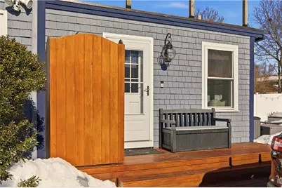 181 Center Avenue, Middletown, RI 02842 - Photo 2