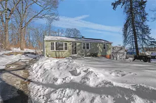 5 Deluca St, Johnston, RI 02919 - Photo 2