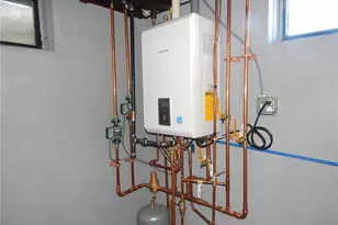 84 Farrell St, Pawtucket, RI 02861 - Photo 32