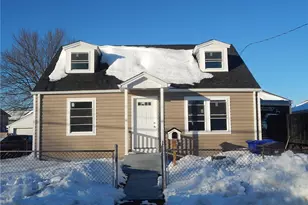 84 Farrell St, Pawtucket, RI 02861 - Photo 2